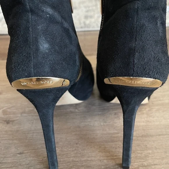 Micheal Kors Velvet Black Ankled High Heels Boots Size 8 1/2M - Picture 12 of 17
